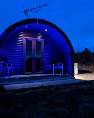 Pond View Pod 3 With Private Hot Tub - Pet Friendly -Fife - Loch Leven - Lomond Hills