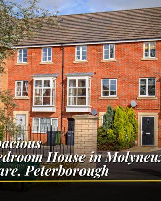 52 Molyneux Place - 5 Bedroom House in Peterborough Ideal for Groups and Families