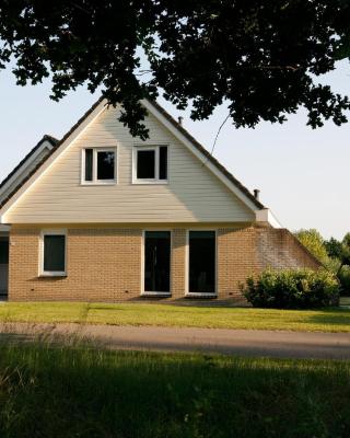 Lush holiday villa at lovely location in Zeewolde