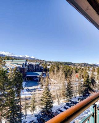 Popular Penthouse Unit, Recently Renovated with Stunning Mountain Views TEP9