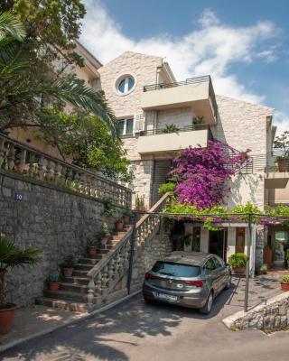 Apartments and Rooms Teona