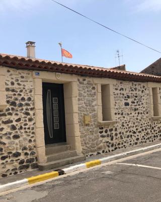 Maison de village avec patio