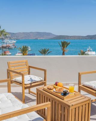 Elounda Helios Luxury Apartment with Rooftop Jacuzzi