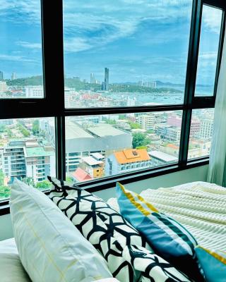 The BASE Central PATTAYA 2BED with SKY SeaView & Infinity Pool