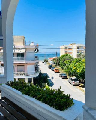 Amalia Apartment White Balkon Sea