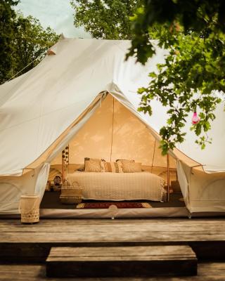 Glamping Hive