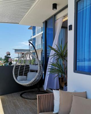 Hanns Spacious Balcony&SwimPool with FREE Netflix-6pax