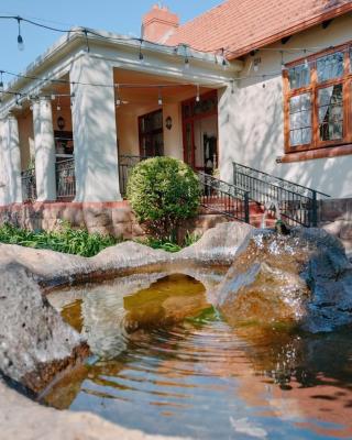 Oregon Place Guest House