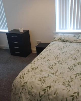 Ensuite Double-bed (R3) close to Burnley city centre