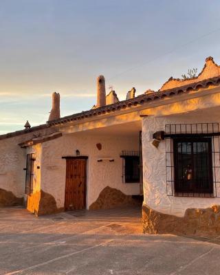 Cuevas El Atochal Orígenes
