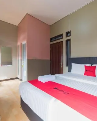 RedDoorz Syariah near Politeknik Negeri Bandung Campus