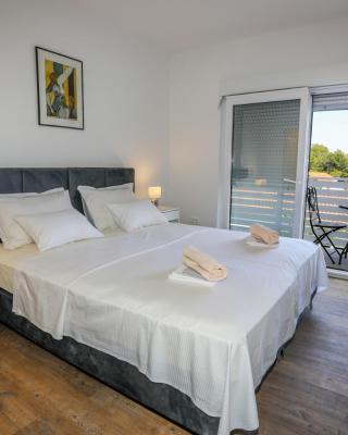 Stella Maris, Hvar - rooms with a balcony and a stunning sea view