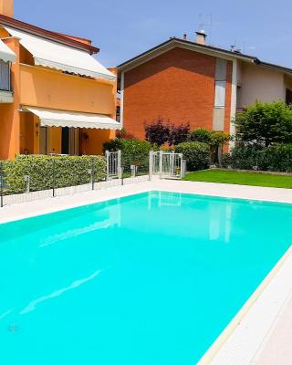 Nuova casa al lago con piscina