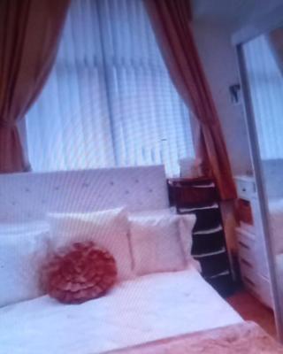 2 bedrooms, 2 bathrm Leicester City Apartment, Central Location, sleeps 2