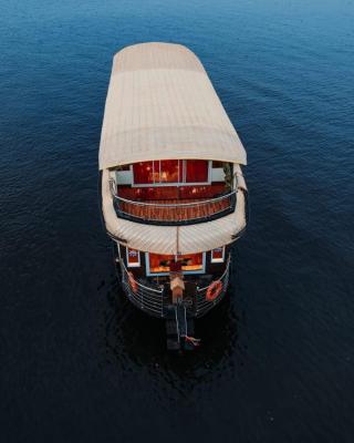 Venice Premium Houseboats Alleppey