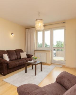 Spacious & Quiet 1 Bedroom Apartment in Pruszków by Noclegi Renters