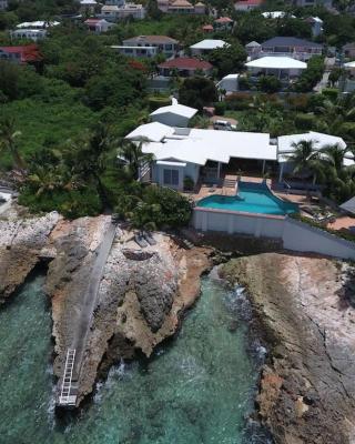 Ocean front villa, pool, private ocean snorkeling