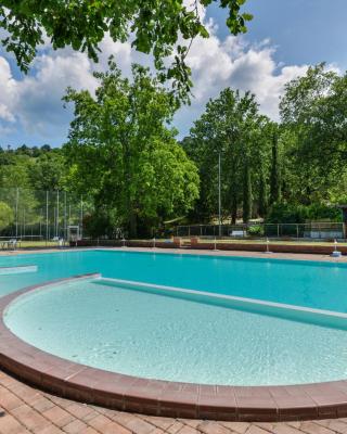 Casa Rustica singola con piscina immersa nella natura in parco privato