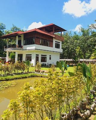 Sumatra Cheeky Monkeys Villa, Trekking and Tours
