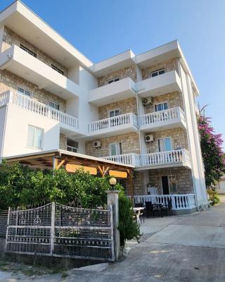 Apartments Cota Guesthouse