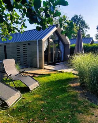 Das Holland Beachhouse, modern eingerichtet, in schöner Lage am Veluwemeer, inklusive Garten, Terrasse am Wasser, Parkplatz und WLAN