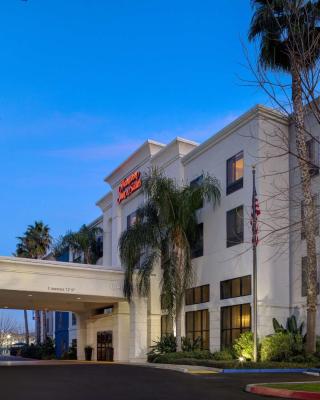 Hampton Inn & Suites Tulare