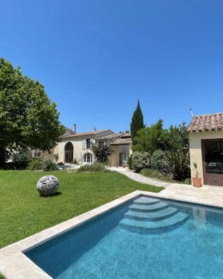 MAS MILLÉSIME - Chambre double - petit déjeuner - piscine - Mas du XVIIIème siècle proche Saint-Rémy-de-Provence