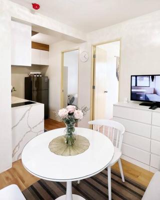 Light & Airy 2-bedroom condominium