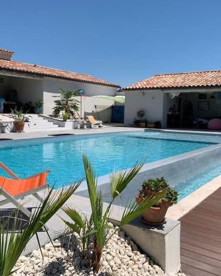 Charmant Appartement au calme avec piscine au pied du Ventoux en Provence