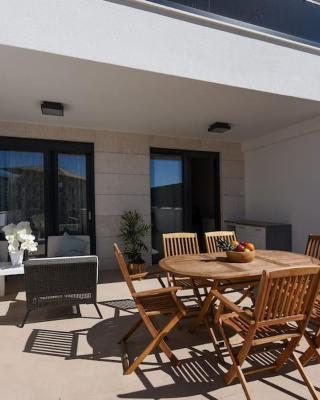 Apartment Ivona - beautiful terrace and free garage parking