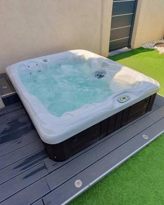 Joli haut de villa 3 chambres climatisé avec jacuzzi