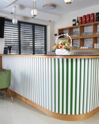 Merak Rooms & Caffe Bar