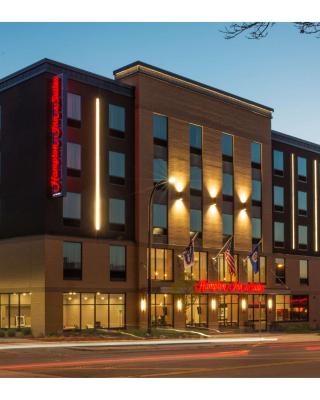 Hampton Inn and Suites Minneapolis University Area, MN