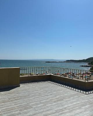 25m FROM THE BEACH!! Luxury Sea Paradise Apartment