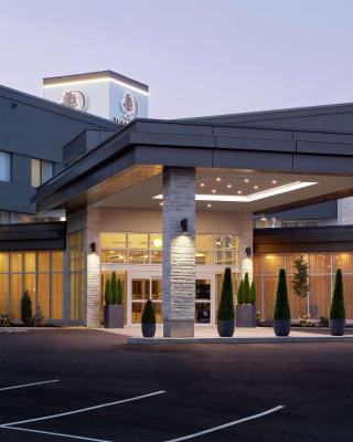 Doubletree By Hilton Montreal Airport