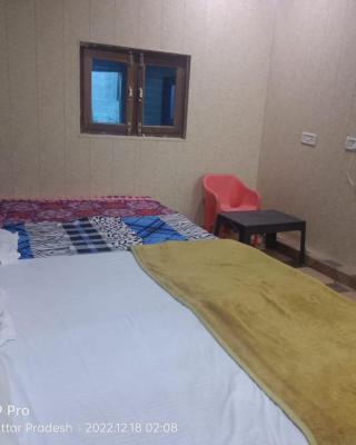 Goroomgo Shree Anand Guest House Mathura