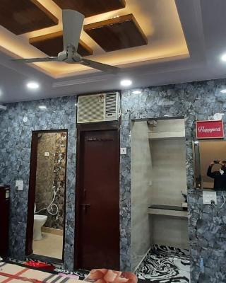 Aggarwal luxury room with private kitchen washroom and balcony along with fridge, Ac, Android tv, wifi in main lajpat nagar