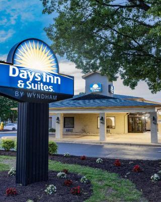 Days Inn & Suites by Wyndham Colonial