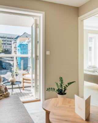 Stay Urban - Scandinavian Comfort with Private Balcony