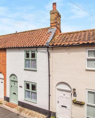 Curlew Cottage Woodbridge Suffolk Cosy Victorian cottage for couple and dog