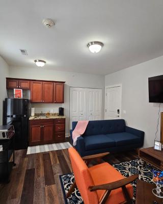 Luxurious 1 Bed 1 Bath Stay at the Historic Inman