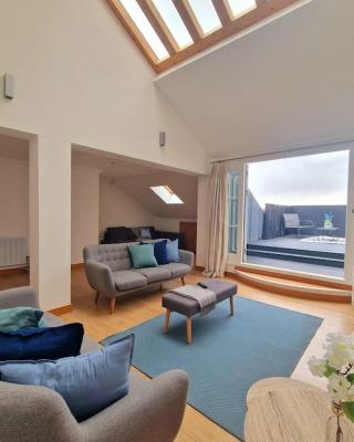 Weekly & Monthly stays in Penthouse for Contractors or Leisure Single or Superking beds available