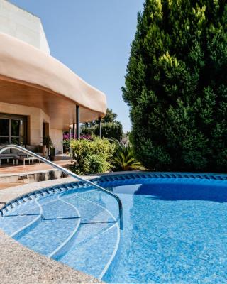 Lushville - Luxurious Villa with Pool in Valencia