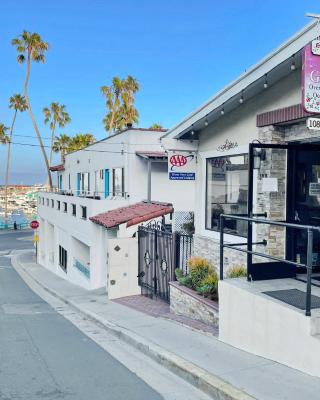 Catalina Courtyard Suites