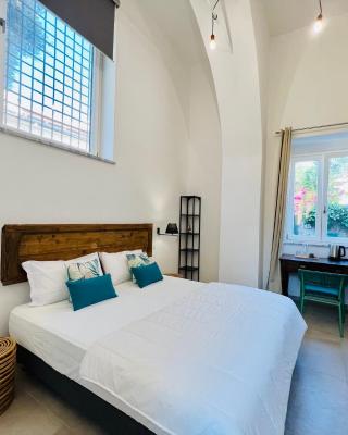 Palazzo Bougainvillea by Ritardo Aereo