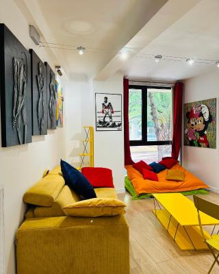 POP appART Appartement Artiste configuré en Galerie dArt à 200 m du centre ville avec Climatisation et Parking privé et securisé gratuit dans copropriété