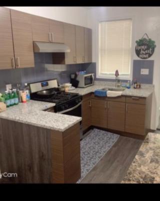 Beautiful bedroom next JHU