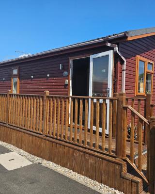 Captivatingly Stunning 2-Bed Cabin in Bridlington