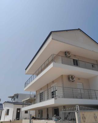 Giotis Apartments