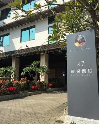 R7 Hotel